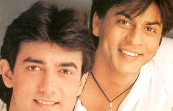 No comparison between Shah Rukh and Aamir: Juhi